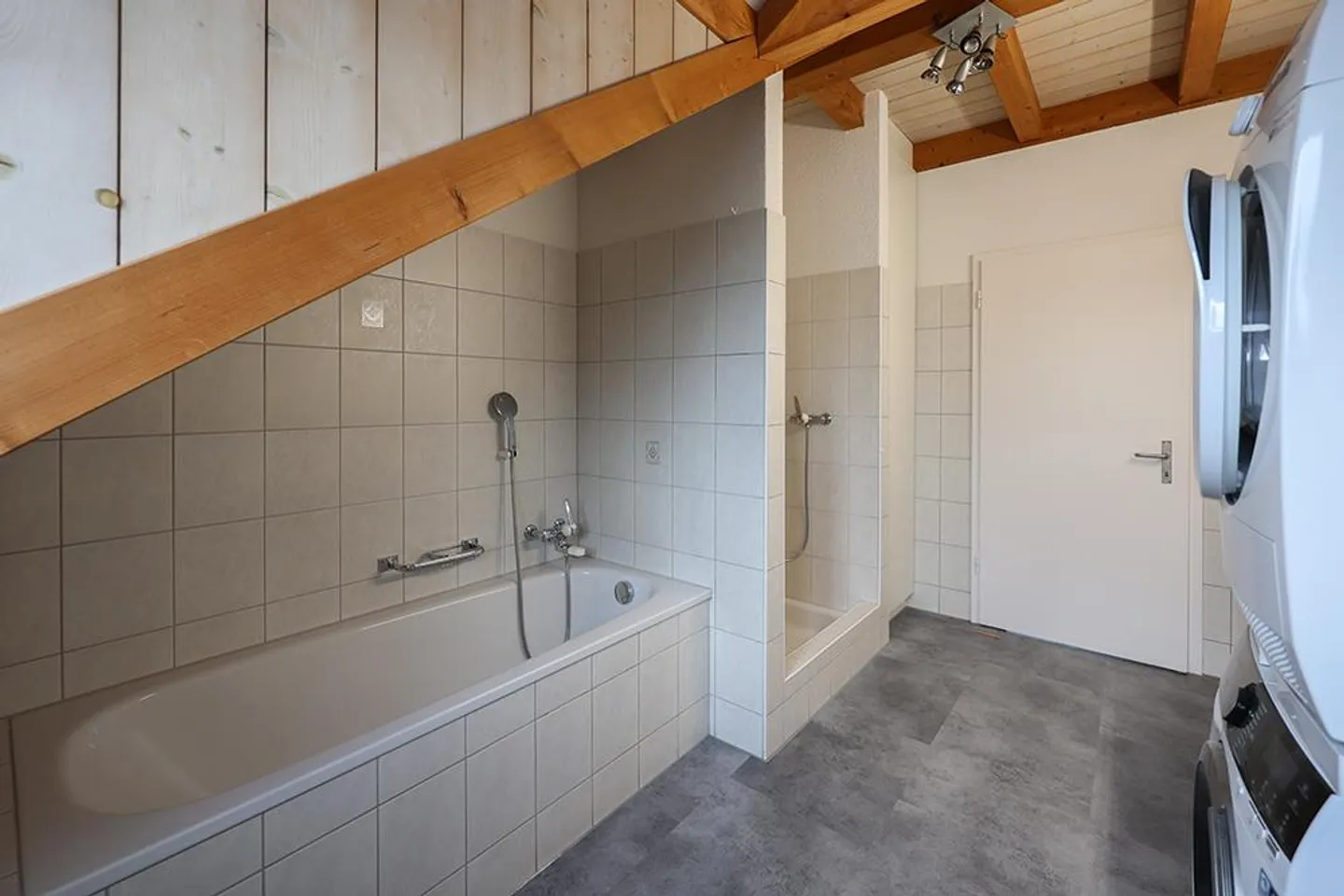 Appartement sous les toits charmant - Photo 6 sur 7