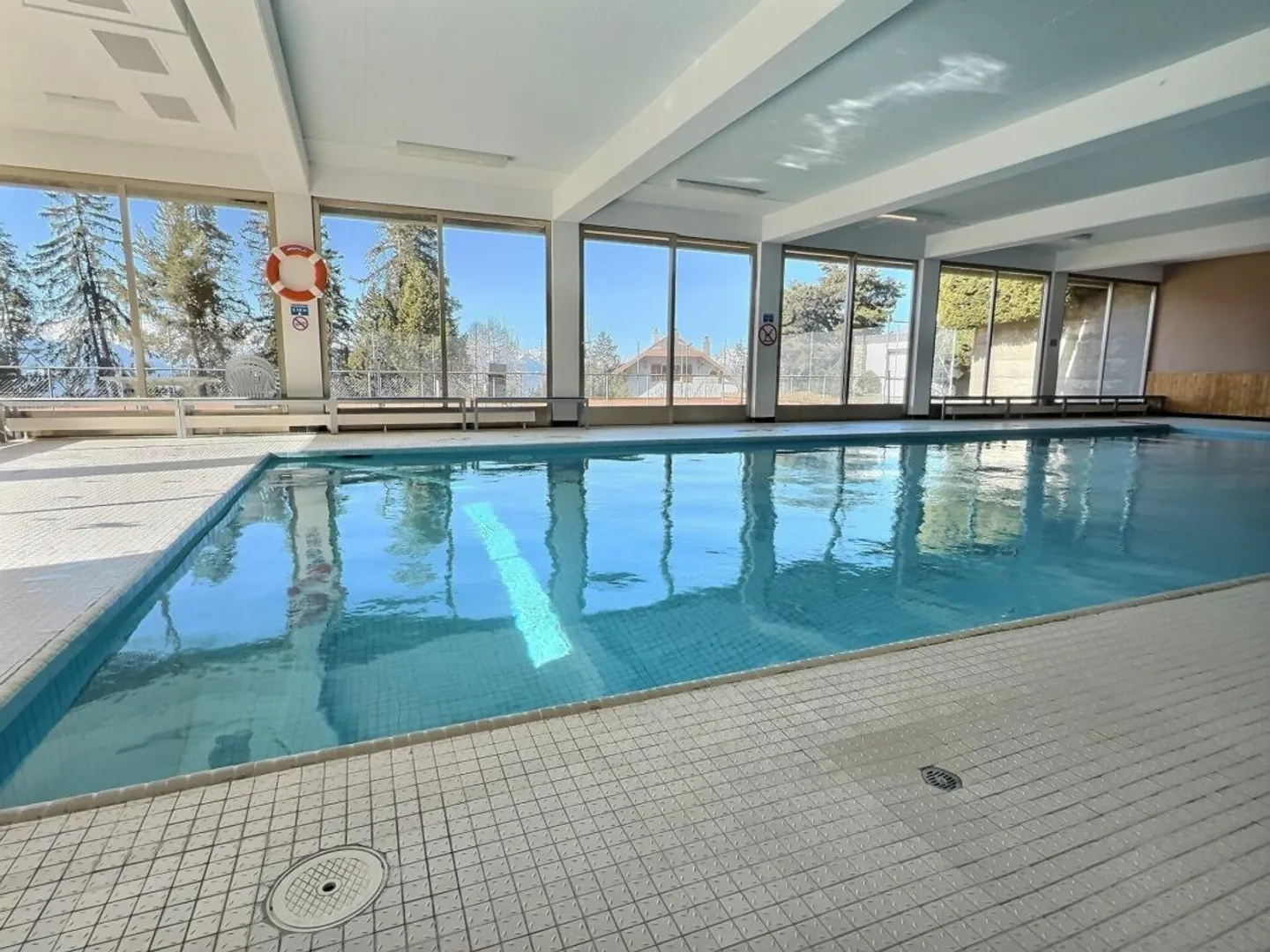 Charming Apartment with Terrace - Photo 2 of 5