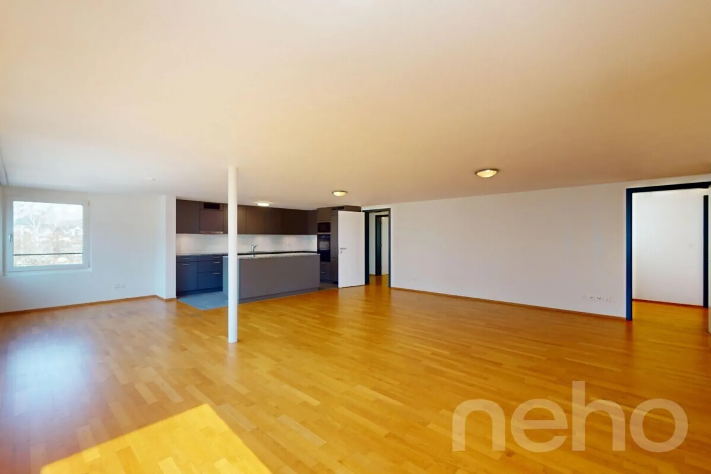 Dreamlike 5.5-room apartments in the heart of Flüelen with lake view - Photo 2 of 13