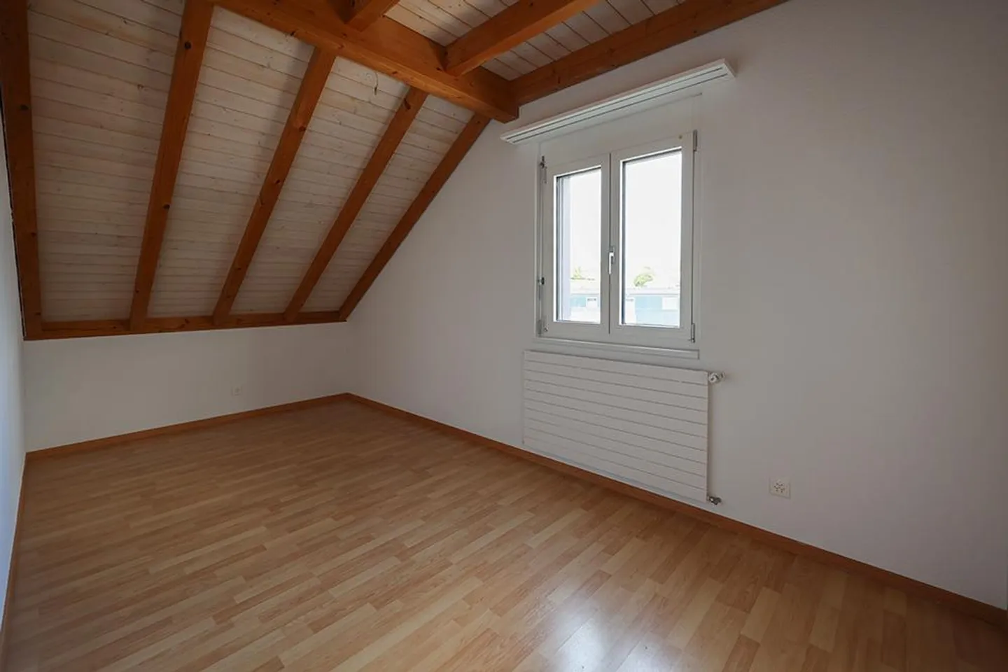 Appartement sous les toits charmant - Photo 4 sur 7