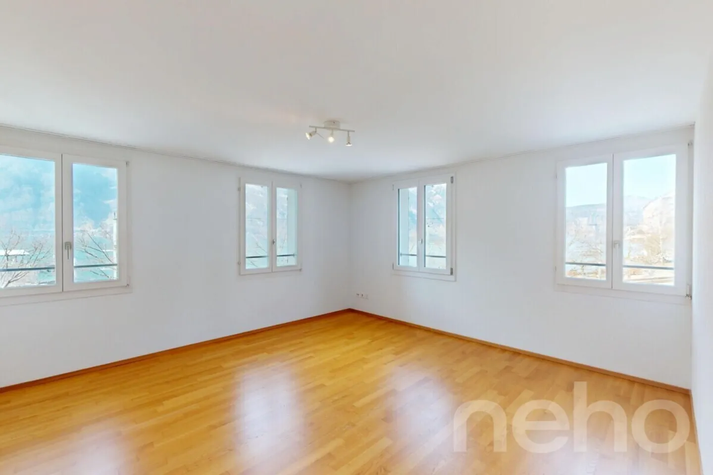Dreamlike 5.5-room apartments in the heart of Flüelen with lake view - Photo 7 of 13