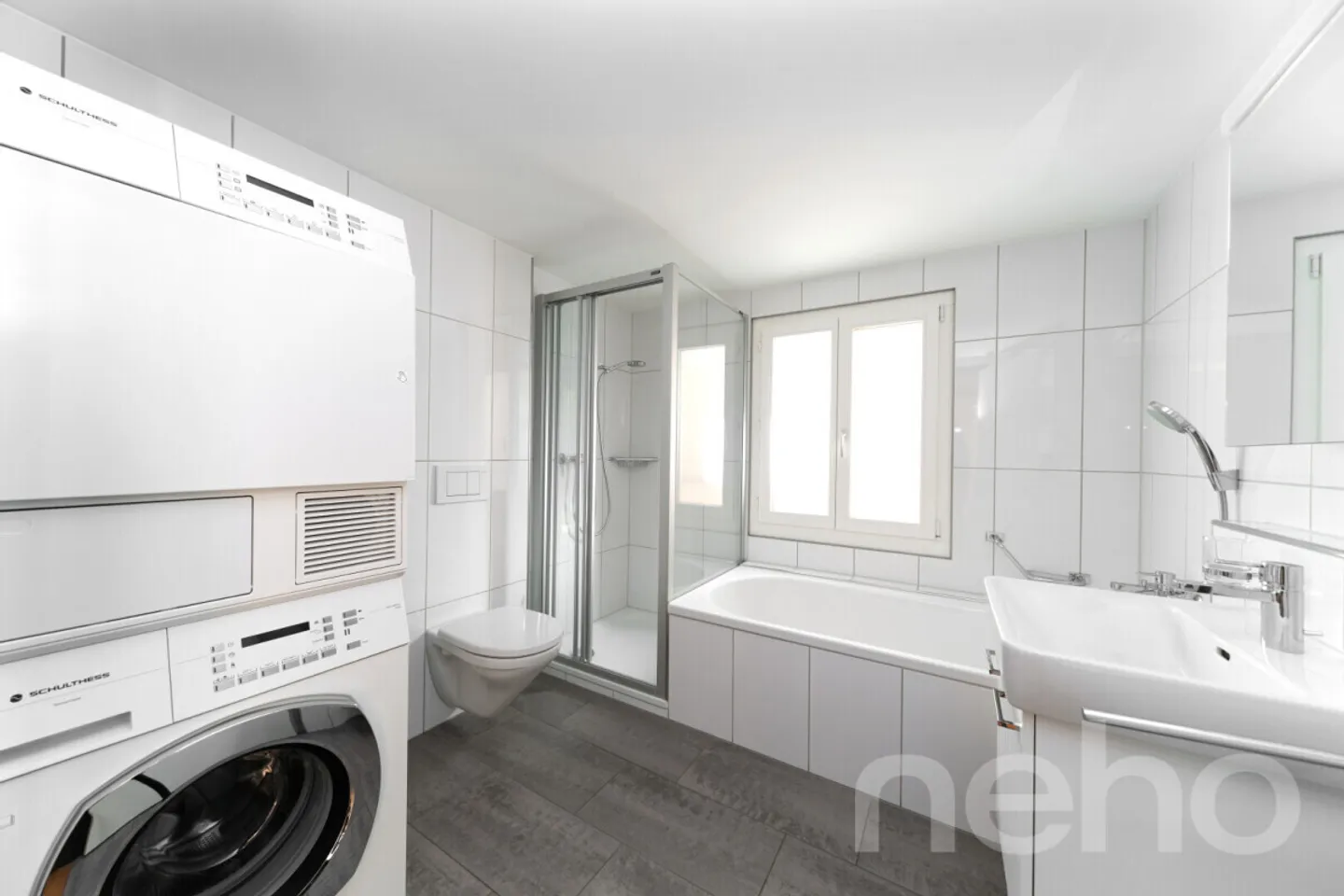 Dreamlike 5.5-room apartments in the heart of Flüelen with lake view - Photo 10 of 13