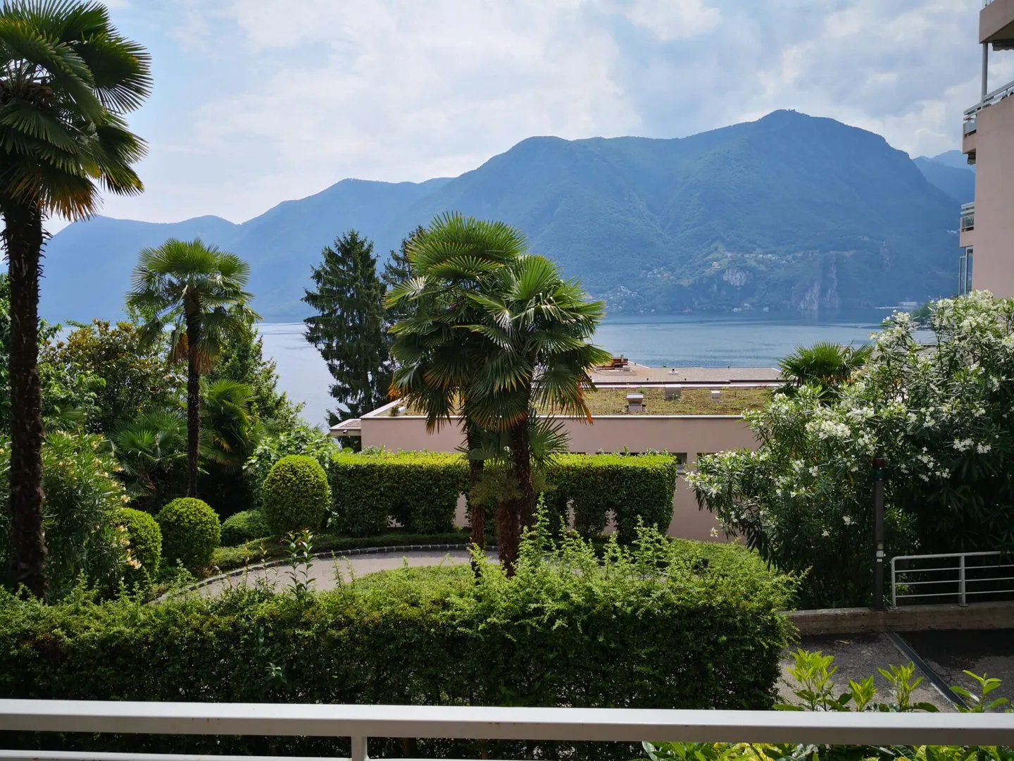 Location d'un appartement de 3 1/2 pièces avec vue sur le lac et à seulement deux pas du LAC - Photo 1 sur 6