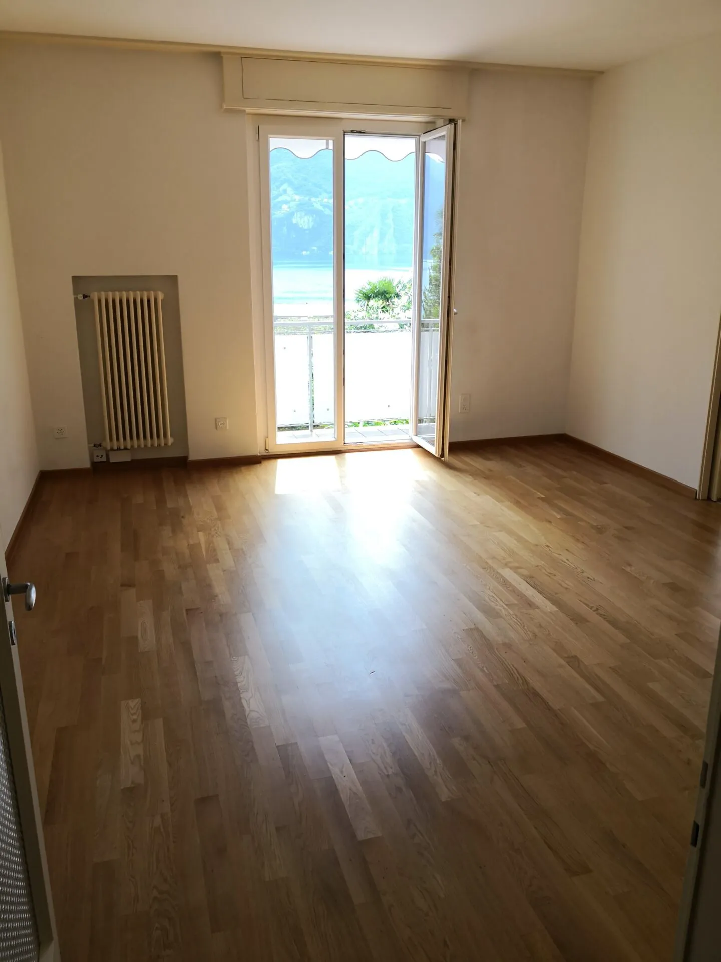 Location d'un appartement de 3 1/2 pièces avec vue sur le lac et à seulement deux pas du LAC - Photo 3 sur 6