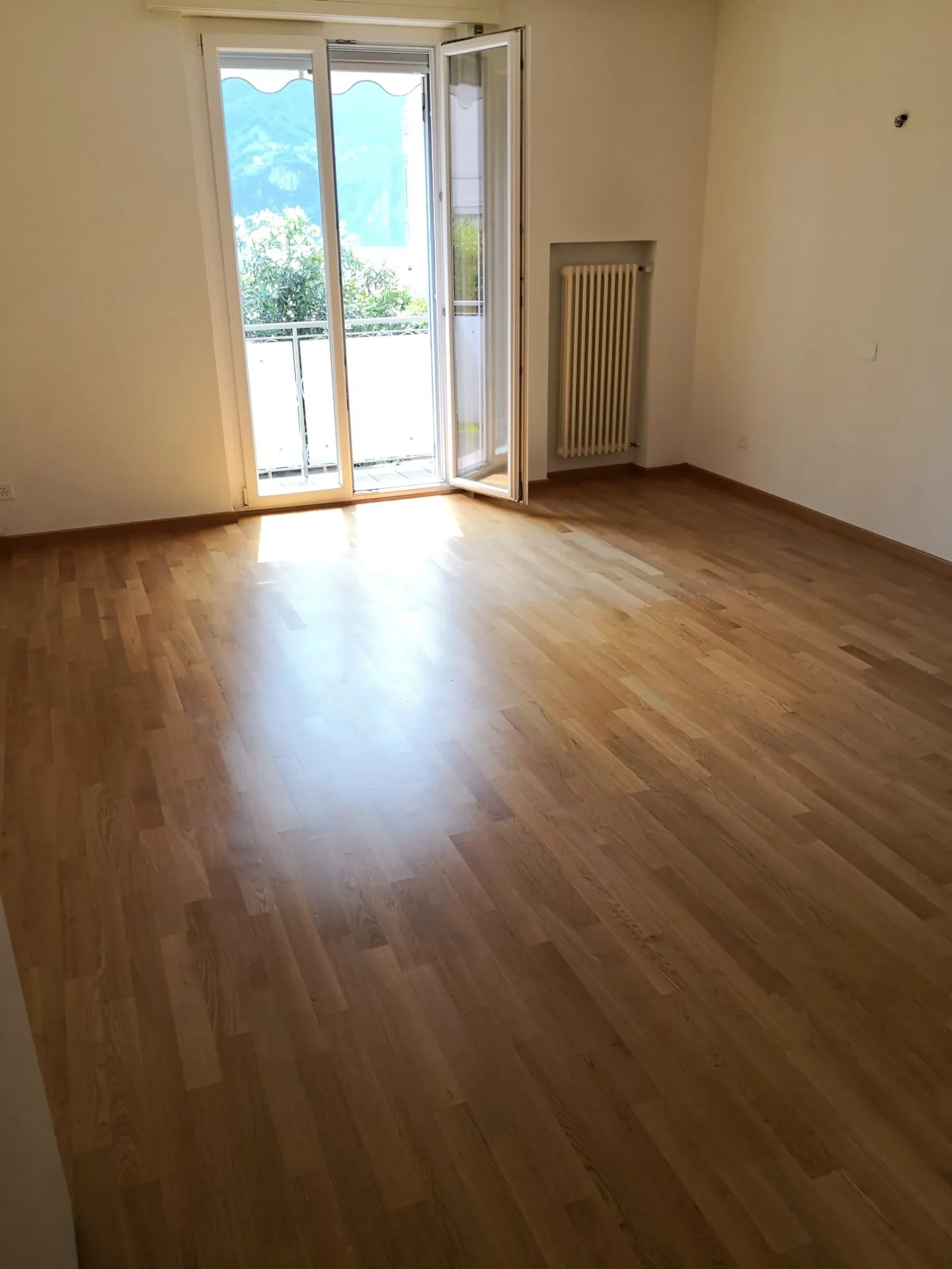 Location d'un appartement de 3 1/2 pièces avec vue sur le lac et à seulement deux pas du LAC - Photo 4 sur 6