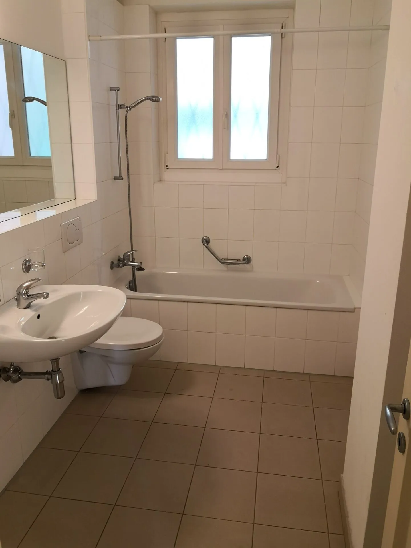 Location d'un appartement de 3 1/2 pièces avec vue sur le lac et à seulement deux pas du LAC - Photo 6 sur 6
