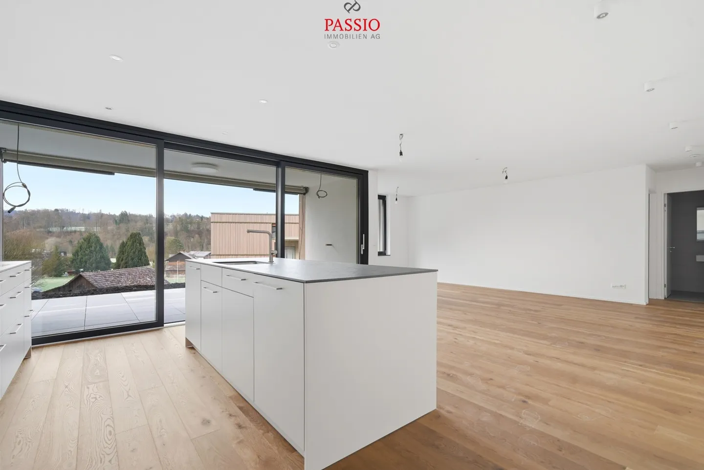 Exclusive 5.5-room new ground floor apartment with high-quality finish - Photo 2 of 14