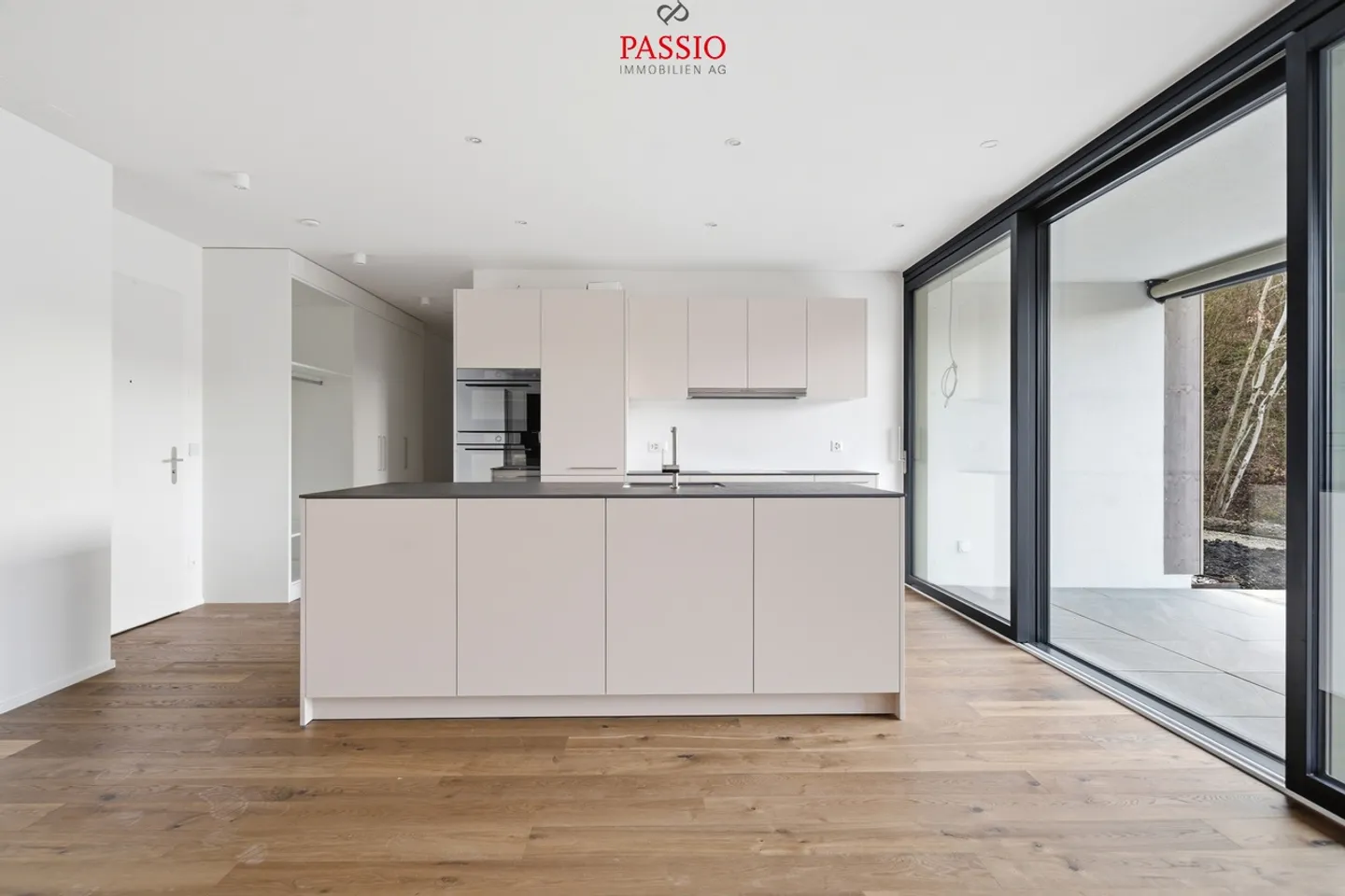 Exclusive 5.5-room new ground floor apartment with high-quality finish - Photo 4 of 14