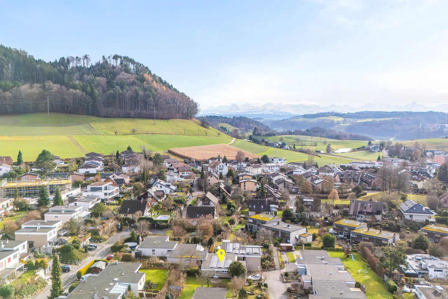 Nachhaltiges Zuhause trifft gemütlichen Wohlfühlcharakter - Photo 3 sur 13