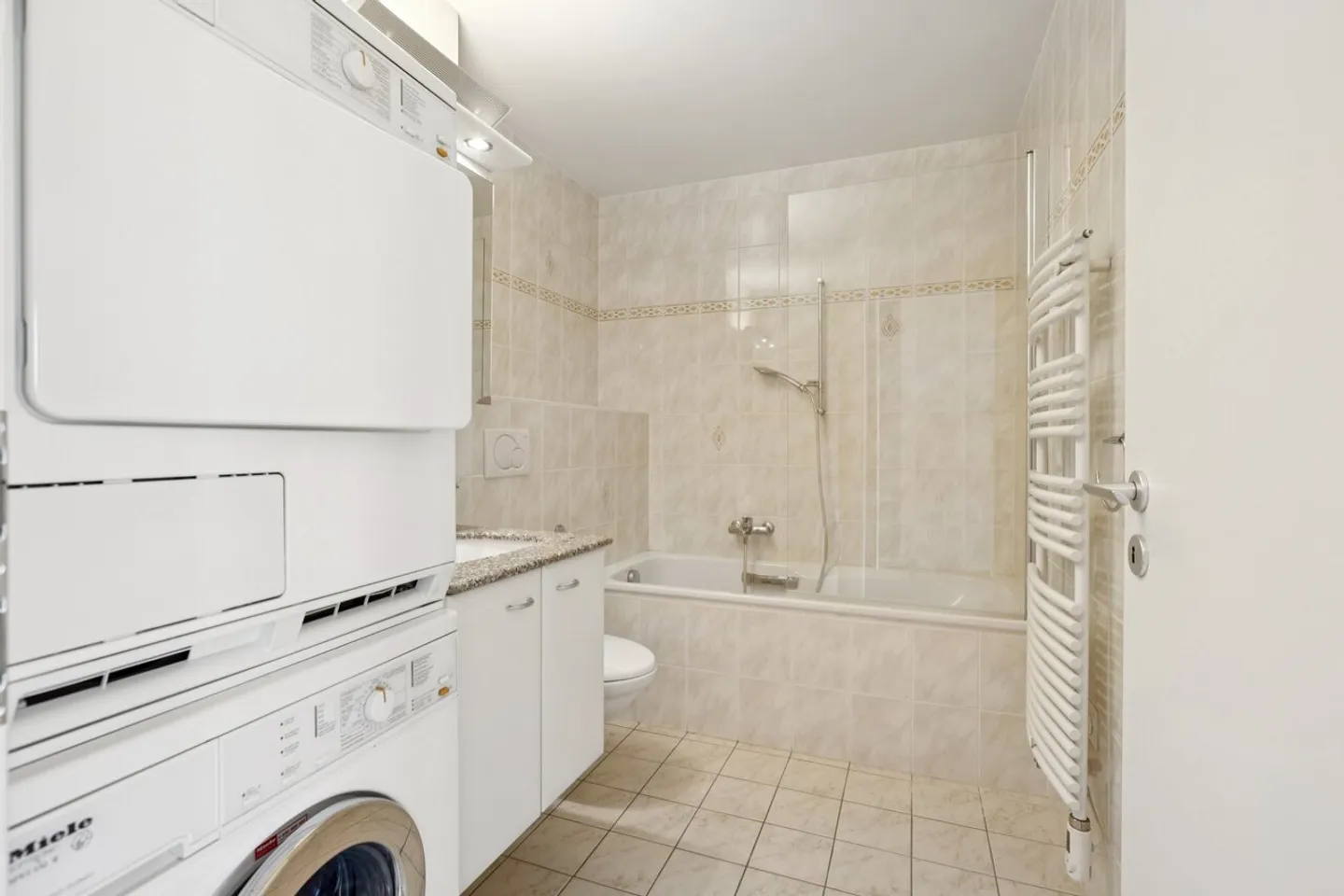 Appartement lumineux avec vue sur le lac et les Alpes - Photo 9 sur 11