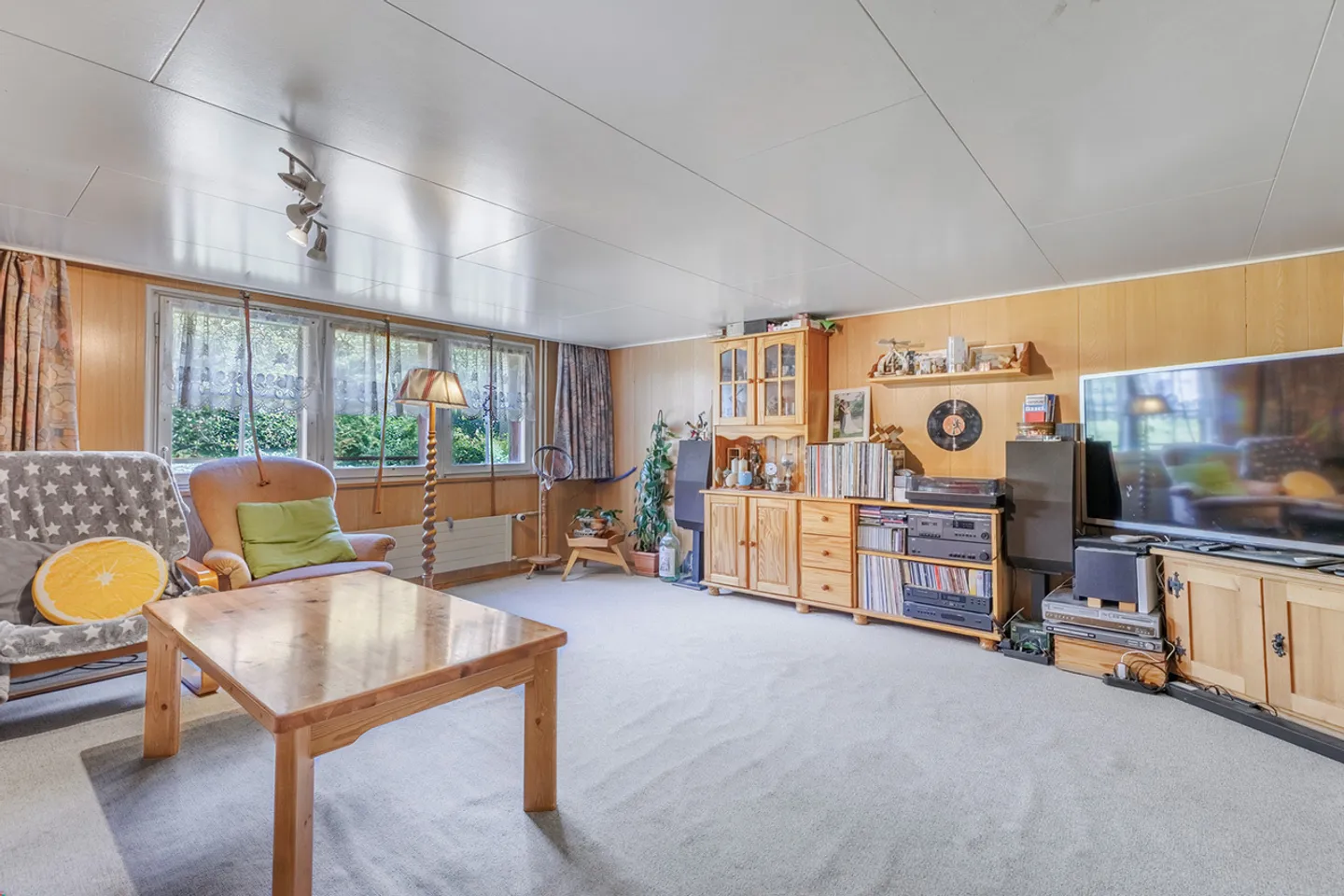 Historic property with great potential - Photo 2 of 11