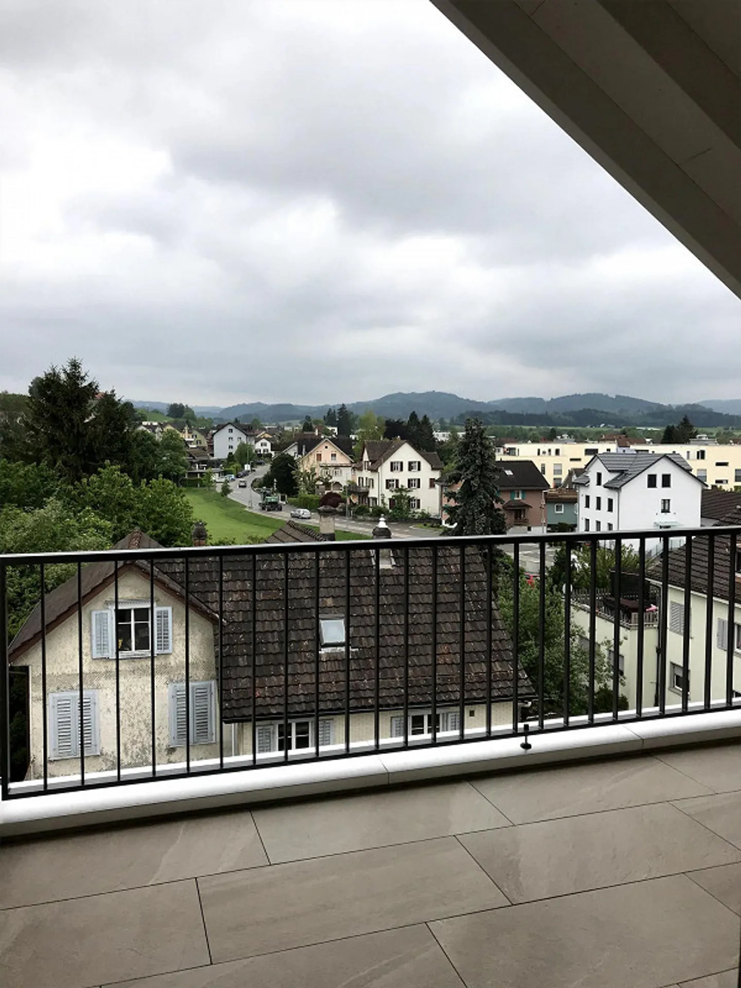 Appartamento mansardato di 2,5 locali in standard di proprietà - Foto 6 di 7