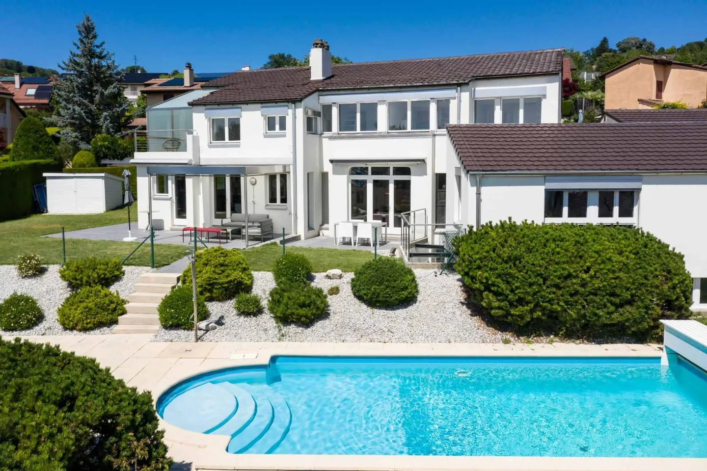 Geräumige Villa mit Seeblick - Foto 1 von 13