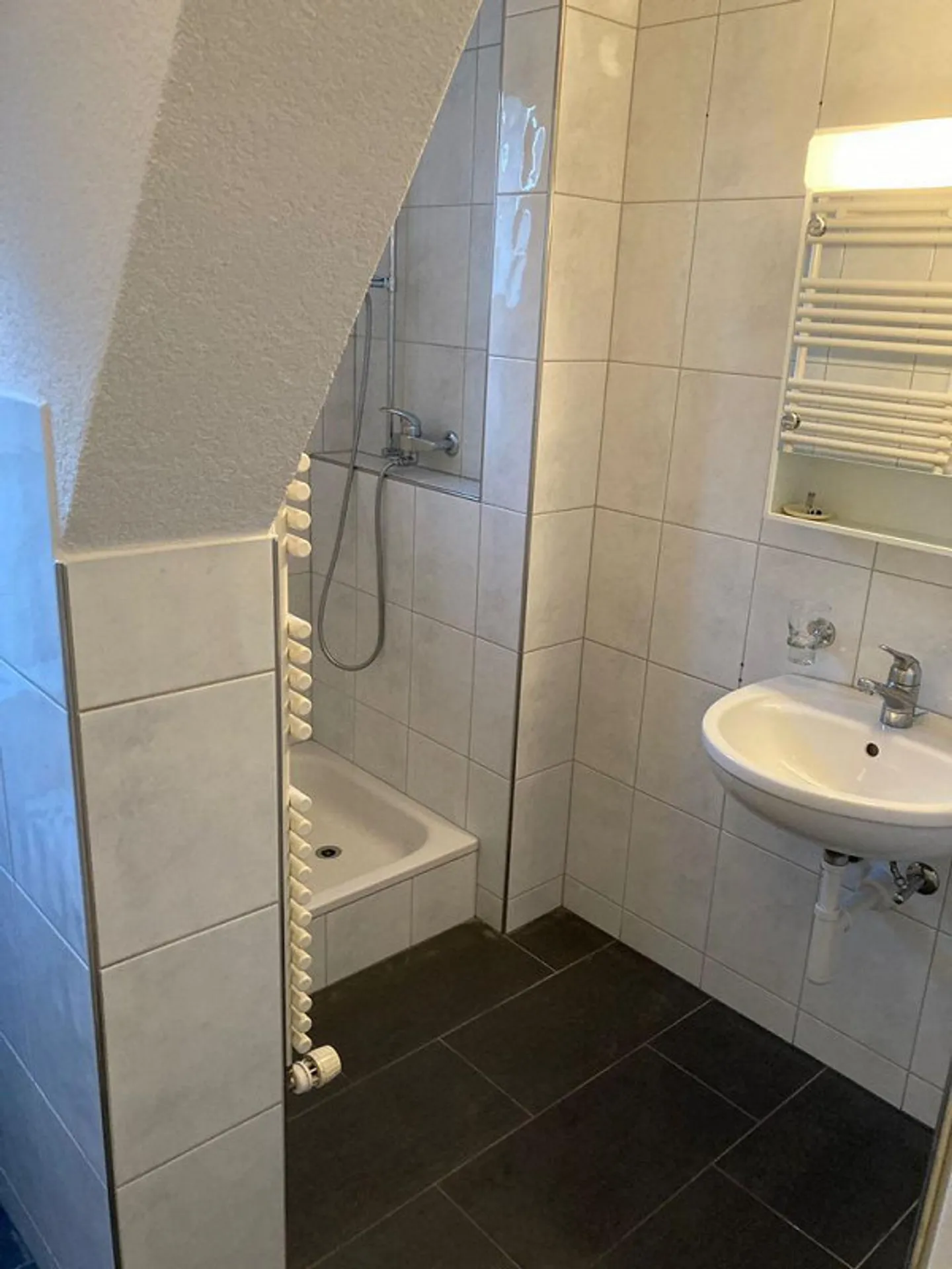 Bel Appartement Calme dans le Grenier - Photo 8 sur 10