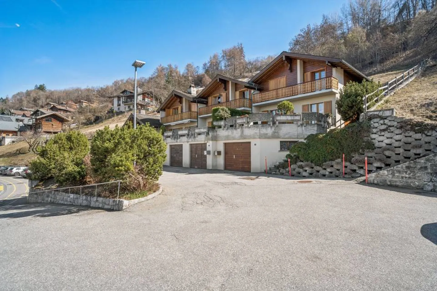 Chalet mitoyen à 10 minutes de la station de ski des 4 Vallées - Photo 1 sur 4