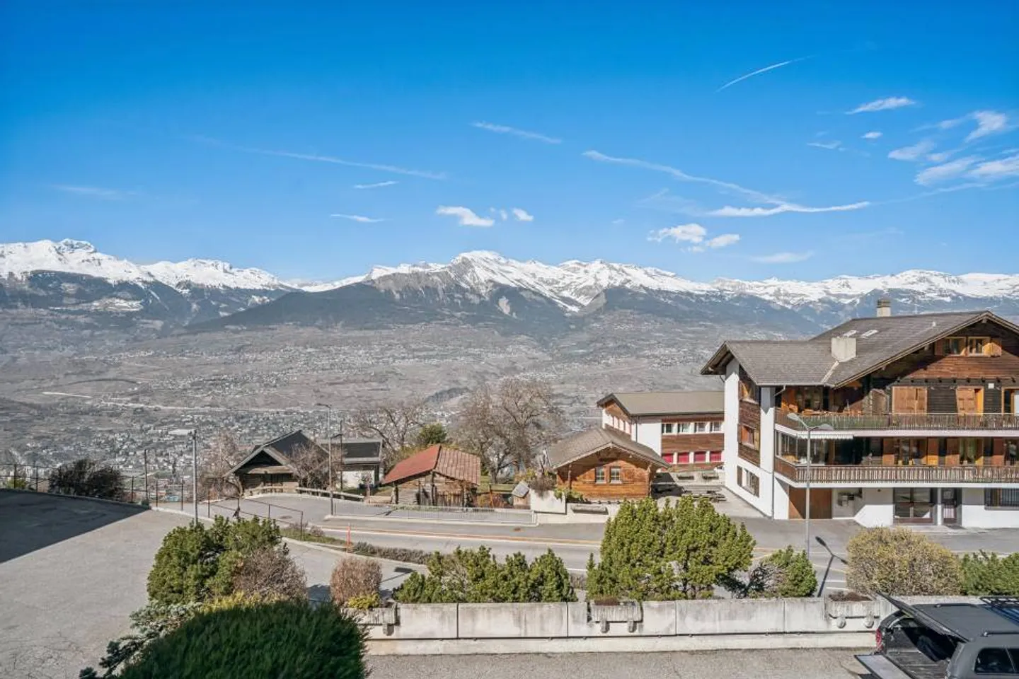 Chalet mitoyen à 10 minutes de la station de ski des 4 Vallées - Photo 2 sur 4