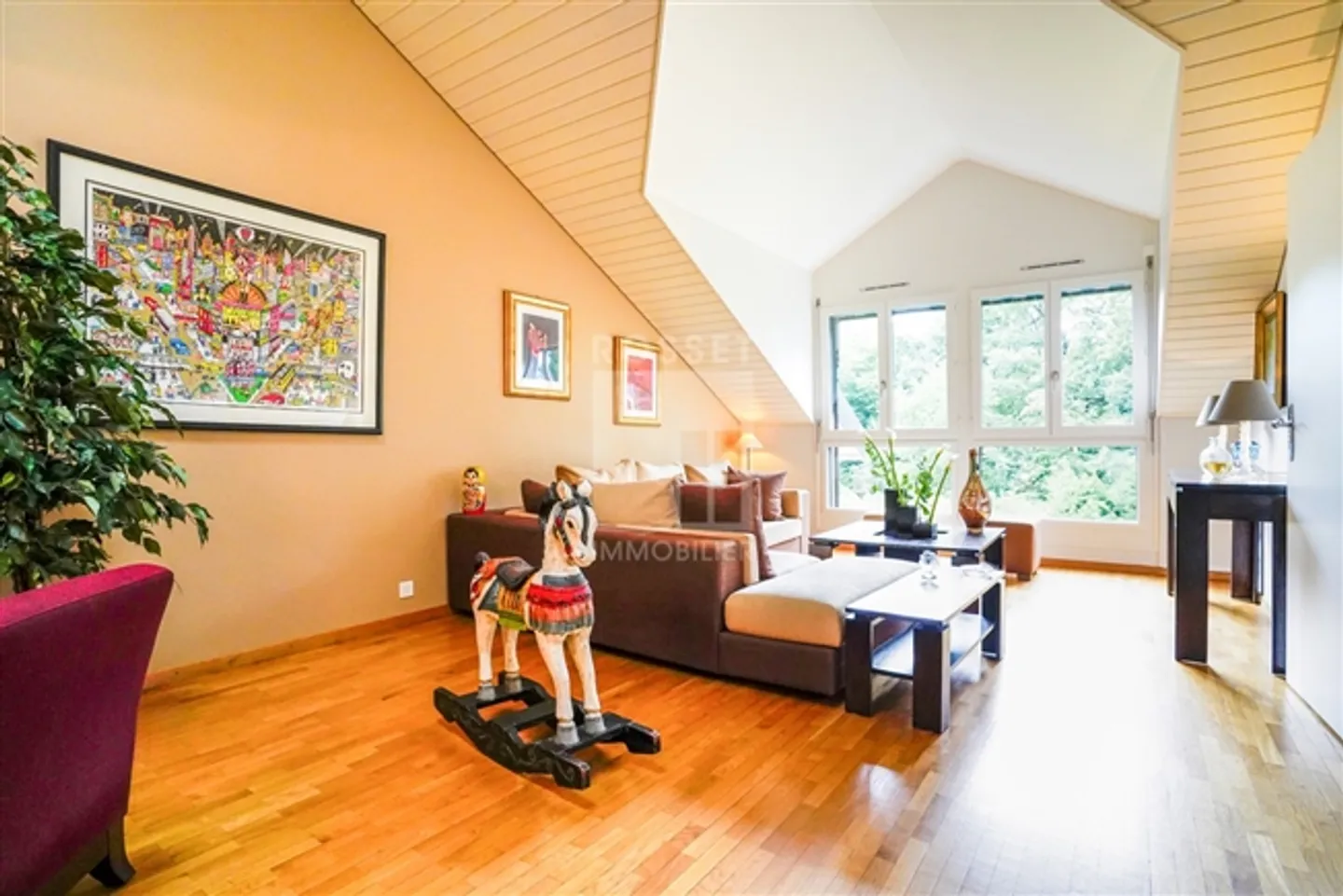 Exclusive Beautiful 5.5-Room Penthouse in the Heart of Pinchat - Photo 2 of 12