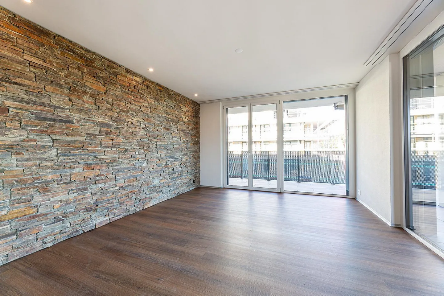 Appartamento moderno Minergie vicino al lago con balcone e Smart Home - Foto 4 di 12