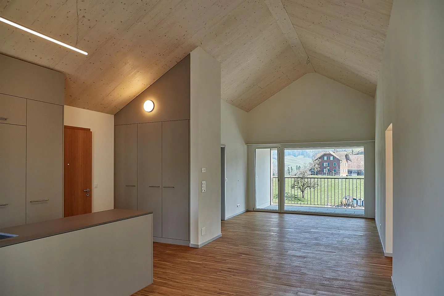 Luxuriöse Dachwohnung mit Bergblick - Foto 3 von 11
