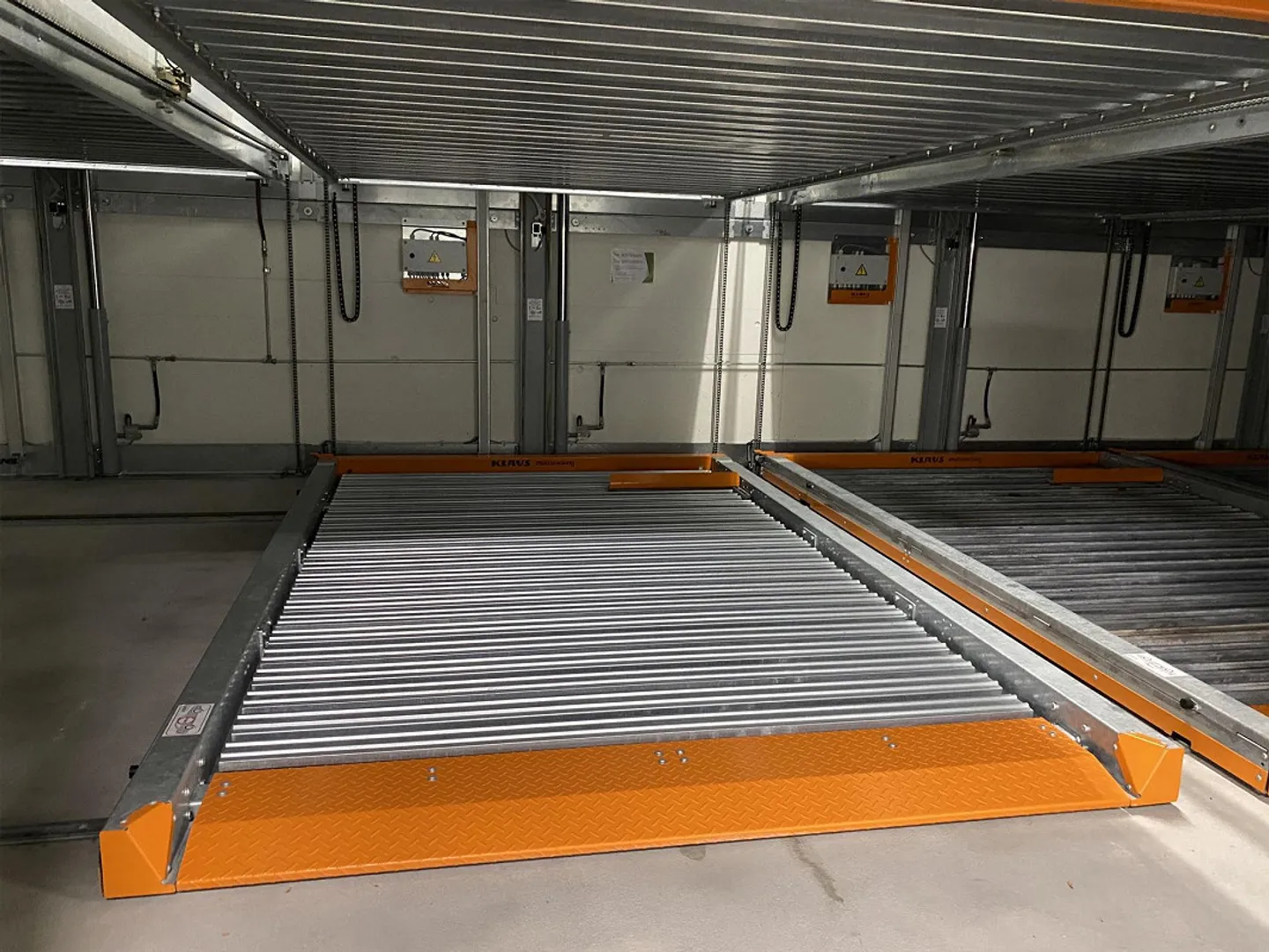 Underground parking in Zurich West / District 5 / Tram 4 & 17 - Photo 2 of 5