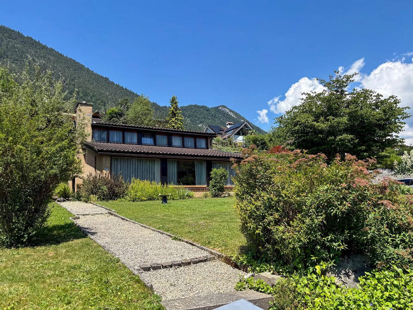 Charmantes Einfamilienhaus mit Seeblick - Foto 1 von 13