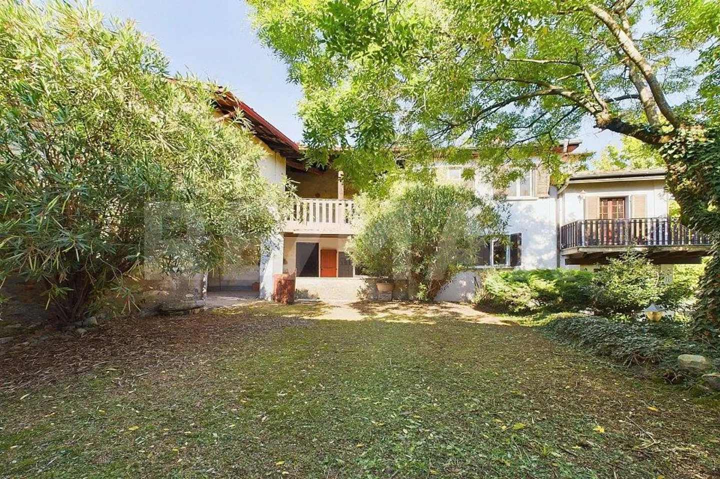 Casa storica con progetto per la costruzione di più appartamenti - Foto 3 di 13