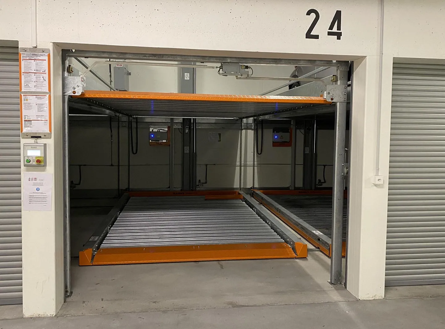 Underground parking in Zurich West / District 5 / Tram 4 & 17 - Photo 4 of 5