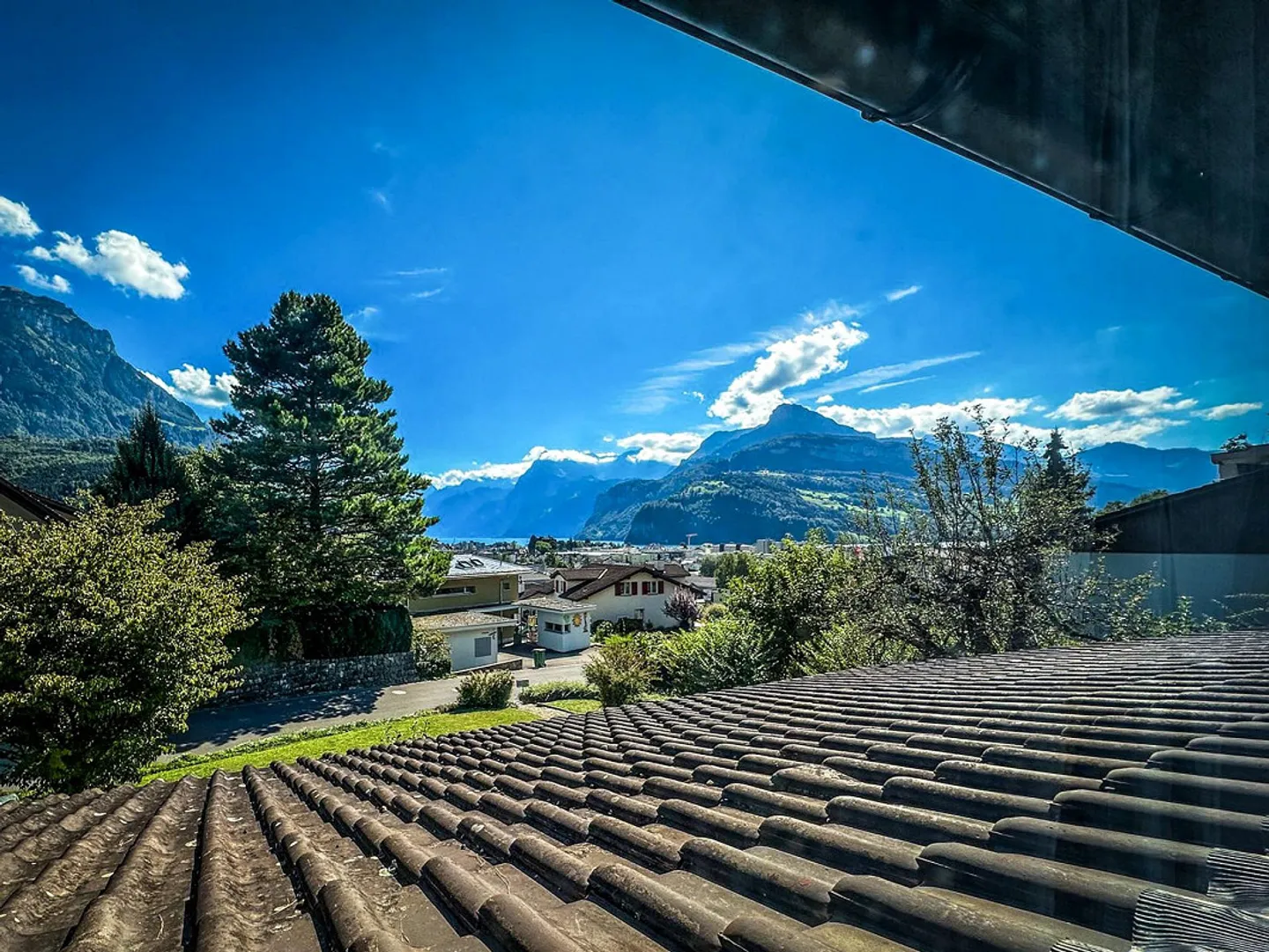 Charmantes Einfamilienhaus mit Seeblick - Foto 3 von 13