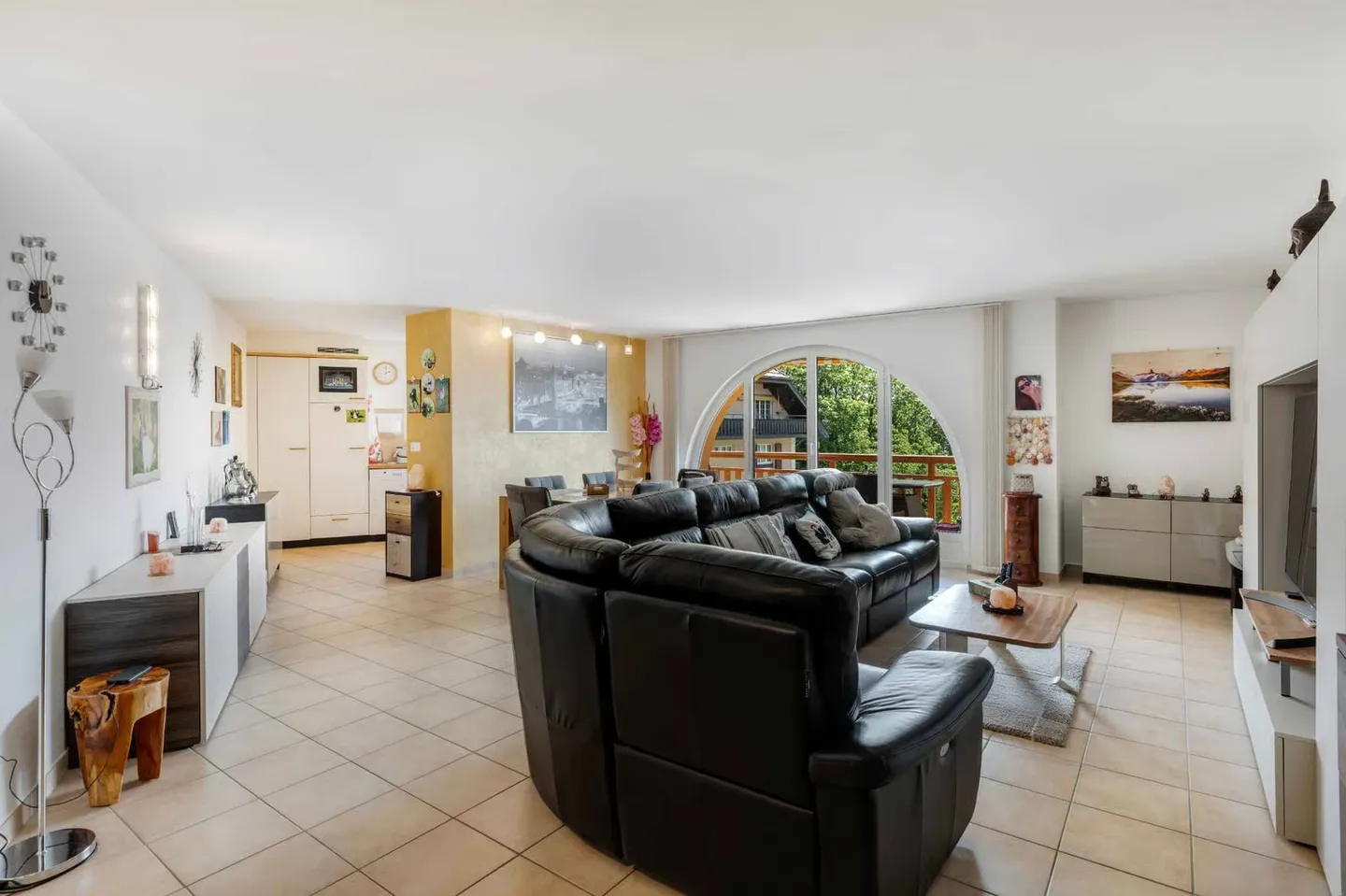 Spazioso appartamento di 120 m² in un ambiente tranquillo - Foto 3 di 13