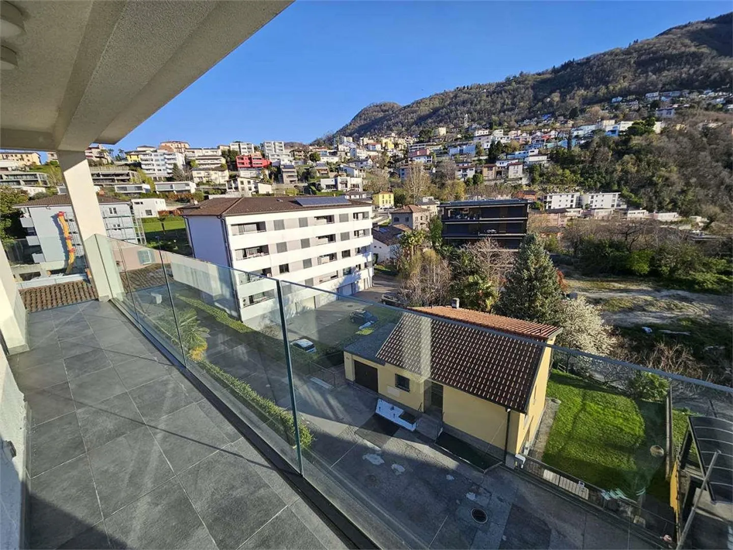 Geräumige Wohnung mit Terrasse - Foto 13 von 13