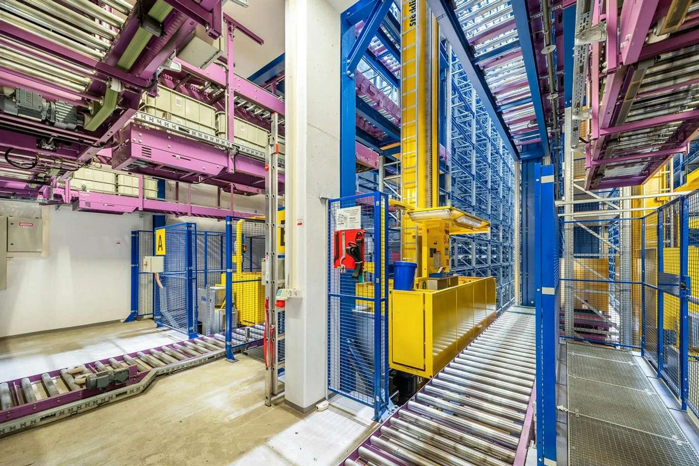 Halbautomatisches Hochregallager mit ca. 2'200 Standard-Palettenplätzen - Foto 2 von 5