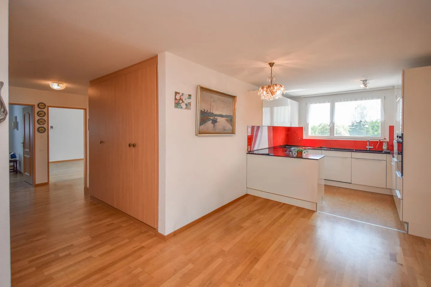 Grosszügige 5.5-Zimmer-Wohnung an familienfreundlicher Lage in Amriswil - Foto 4 von 14