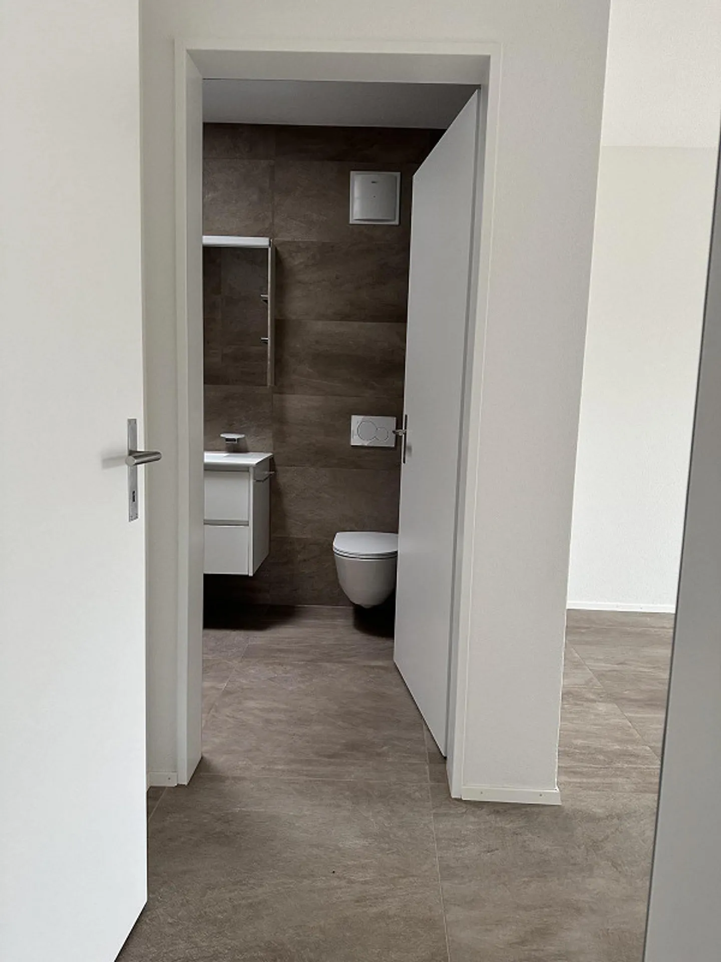 Modern and Central 4.5 Room Apartment in Uetendorf - Photo 8 of 21