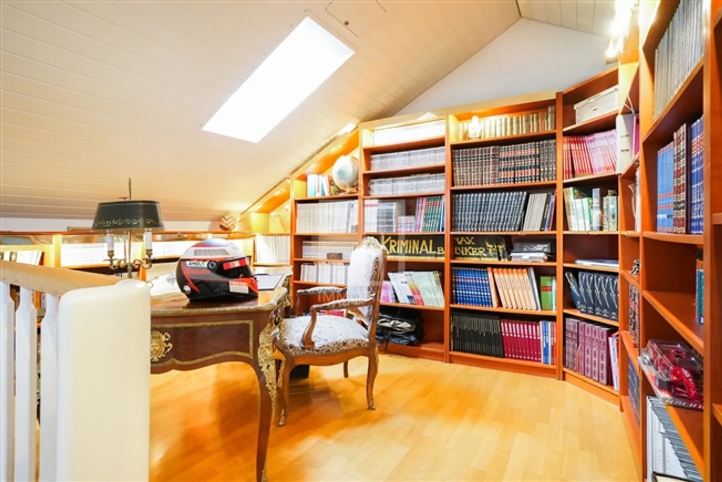 Exclusive Beautiful 5.5-Room Penthouse in the Heart of Pinchat - Photo 5 of 12