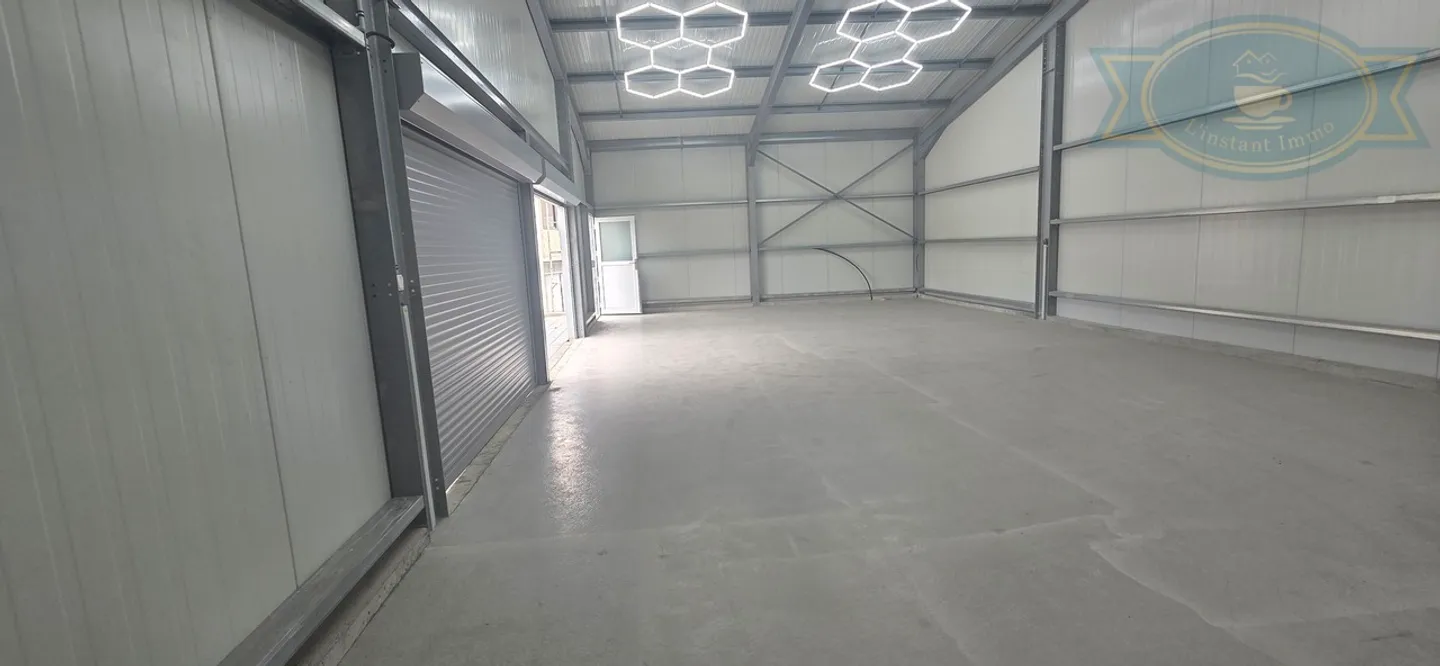 Spazio commerciale / laboratorio di 94 m² in zona mista - Foto 2 di 5