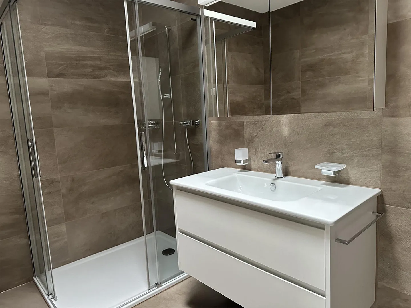 Modern and Central 4.5 Room Apartment in Uetendorf - Photo 10 of 21