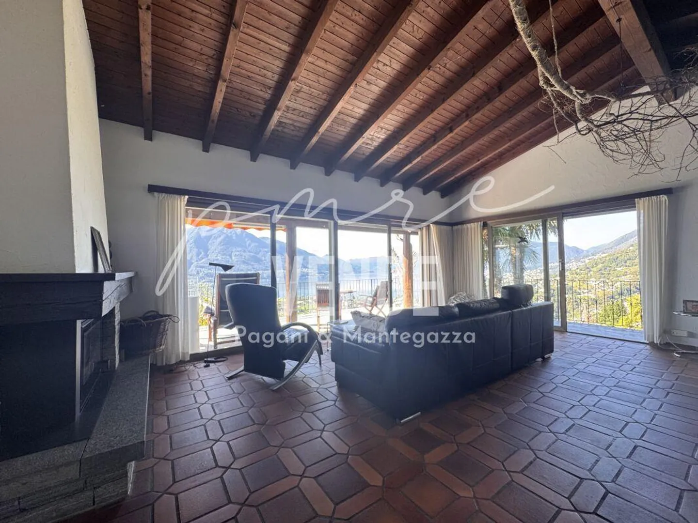 GORDOLA - VILLA CON VISTA LAGO PANORAMICA NEL CUORE DEL LOCARNESE - Foto 10 di 20