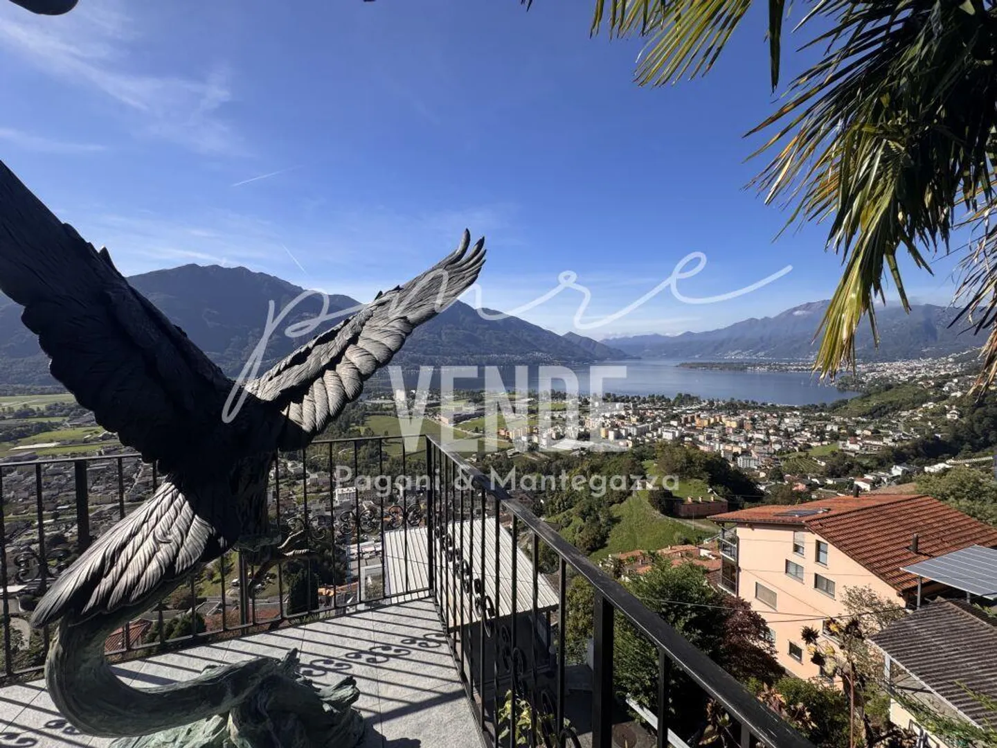 GORDOLA - VILLA CON VISTA LAGO PANORAMICA NEL CUORE DEL LOCARNESE - Foto 14 di 20