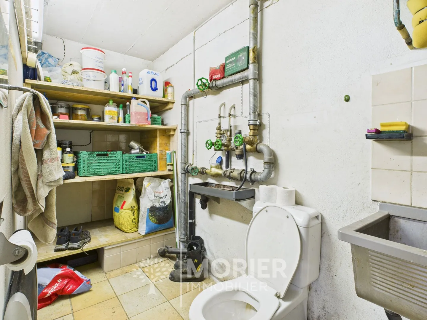 Workshop for Craftsmen - Photo 4 of 8