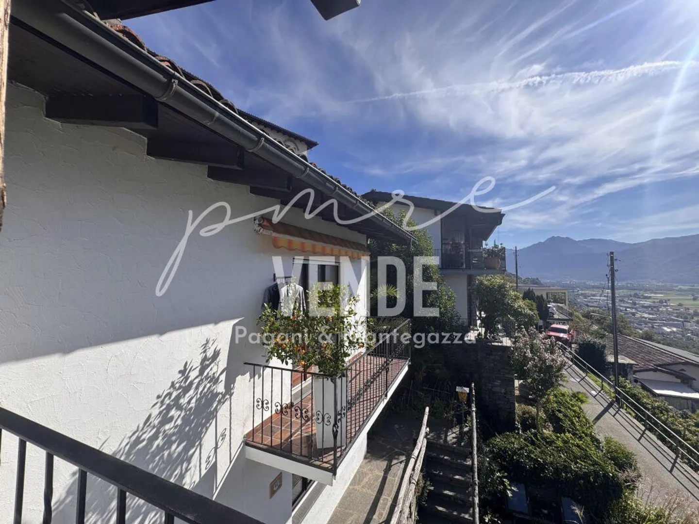 GORDOLA - VILLA CON VISTA LAGO PANORAMICA NEL CUORE DEL LOCARNESE - Foto 17 di 20