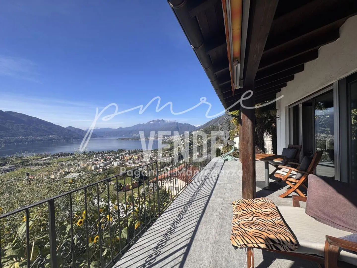 GORDOLA - VILLA CON VISTA LAGO PANORAMICA NEL CUORE DEL LOCARNESE - Foto 19 di 20