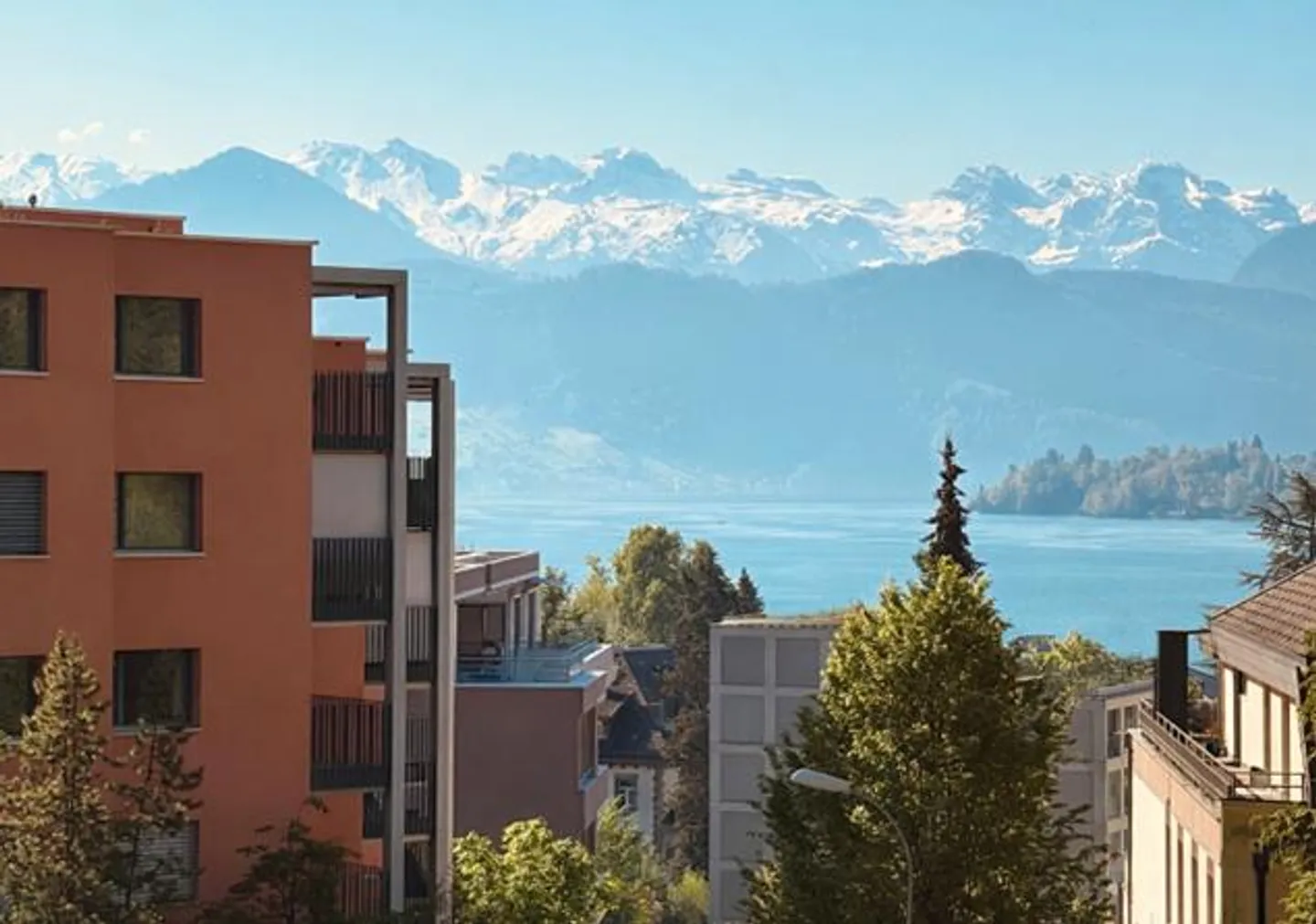 Living with a View: 4.5 Rooms, Lake & Mountain View Included! - Photo 1 of 1