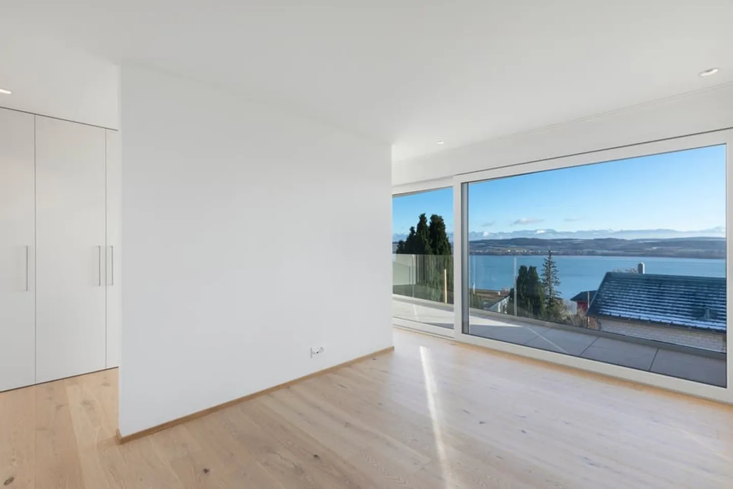 New 6.5-room villa with a view of Lake Morat - Photo 4 of 8