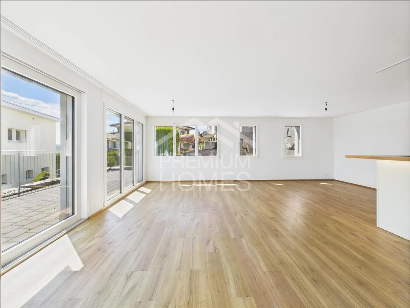 Einziehen &amp; Geniessen - Exklusiv wohnen auf einer Etage! - Foto 2 von 12