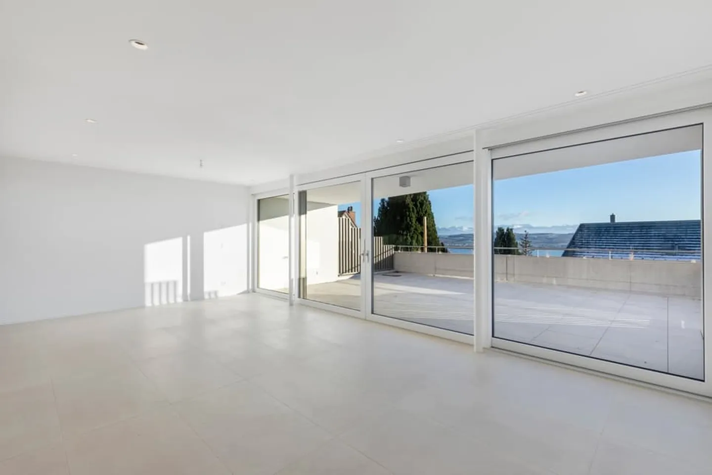 New 6.5-room villa with a view of Lake Morat - Photo 3 of 8