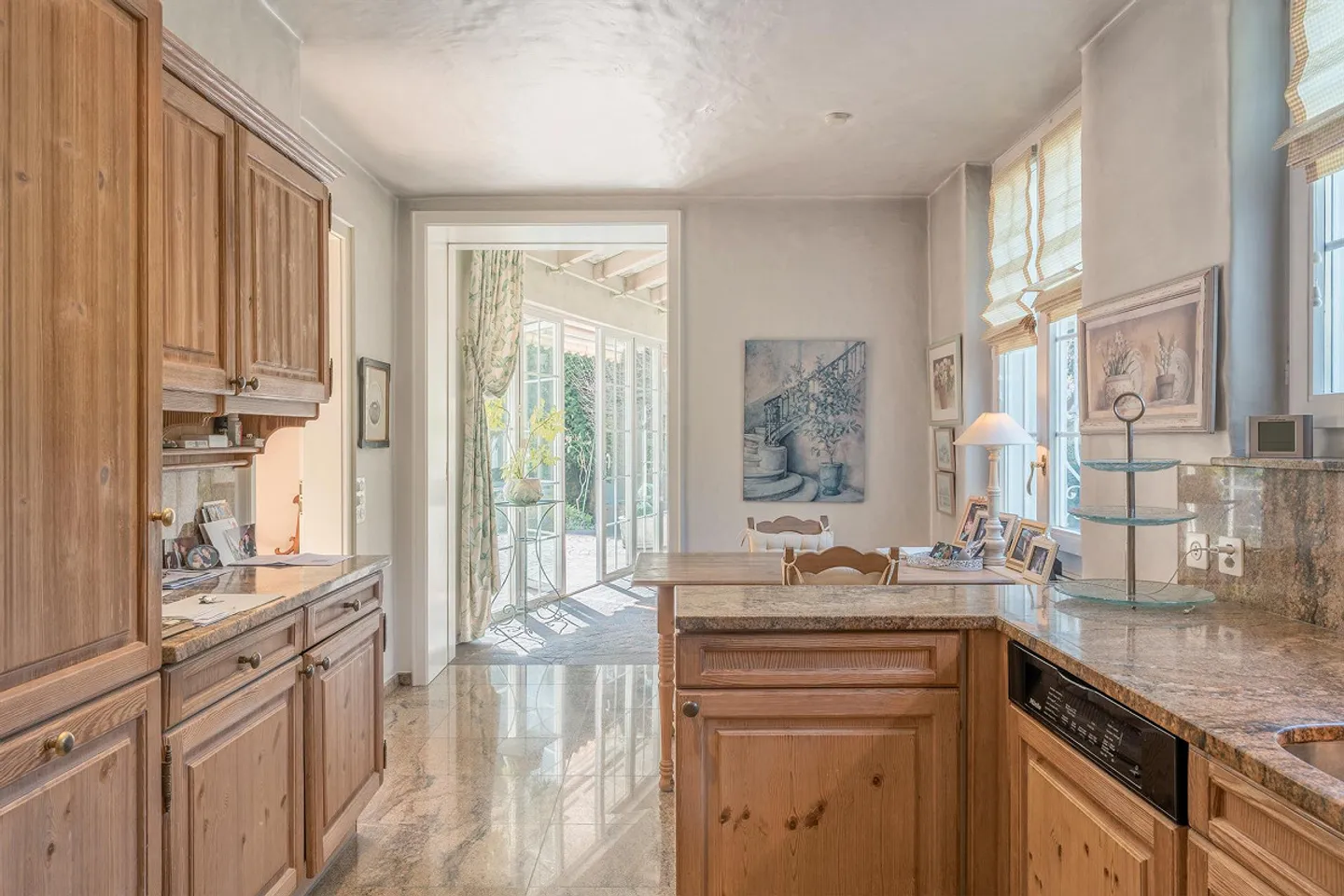 Unique in Exclusive Location in Elfenau - Photo 12 of 19