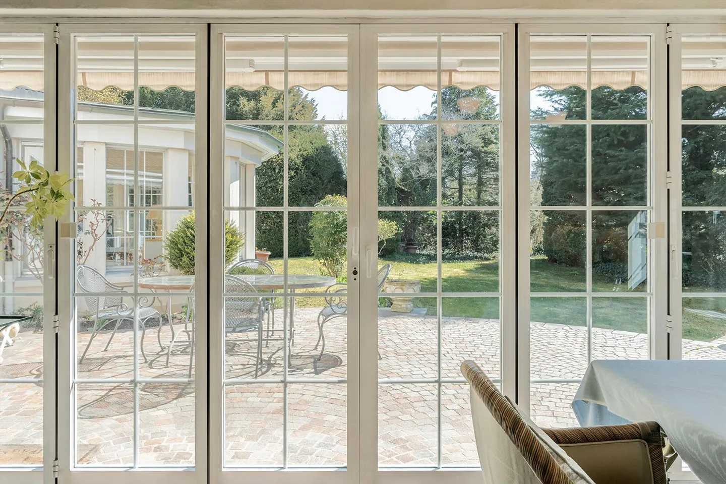 Unique in Exclusive Location in Elfenau - Photo 13 of 19