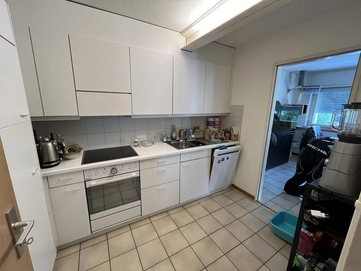 Cozy 3.5-room apartment with a view of Lake Thun - Photo 2 of 11