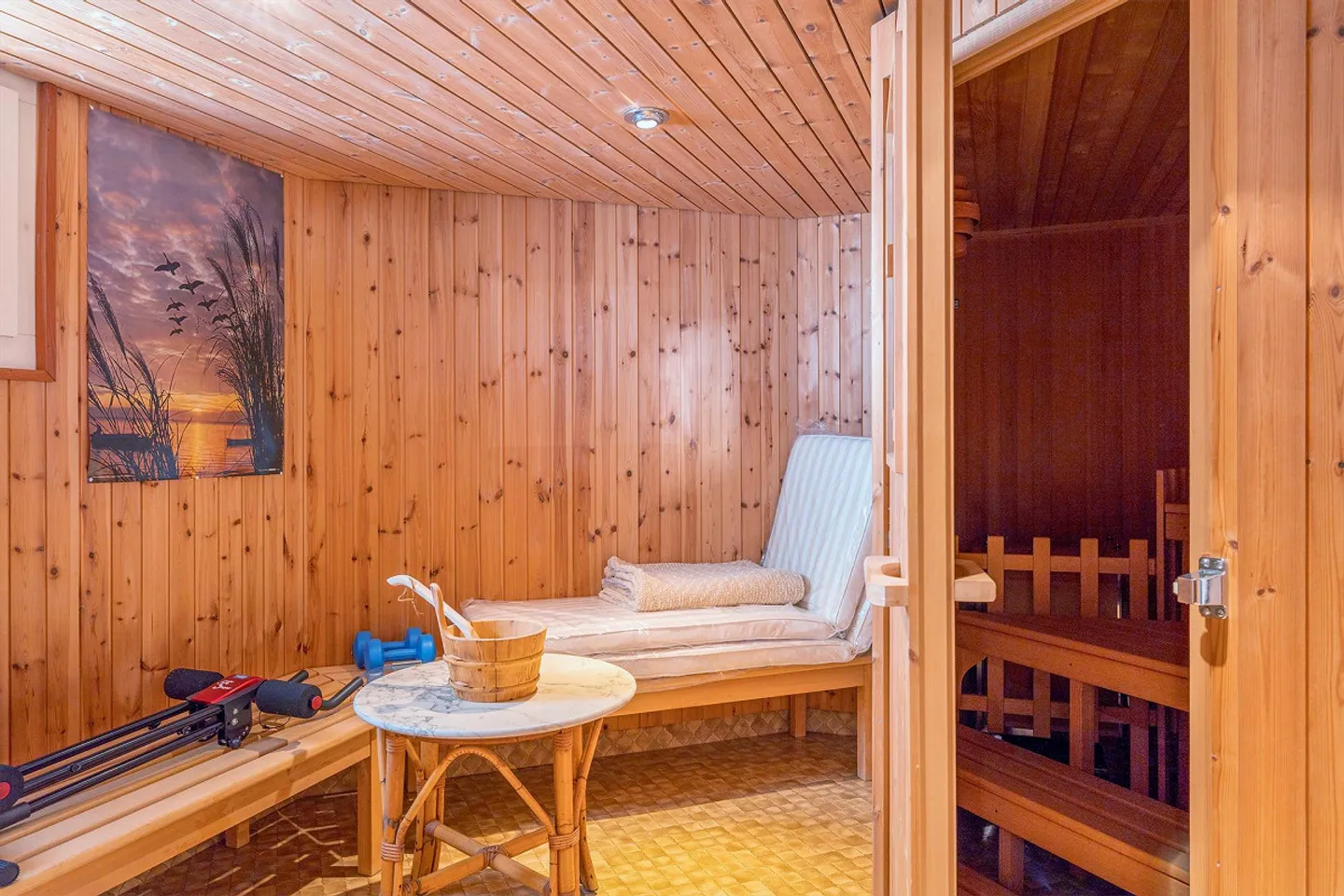 Unique in Exclusive Location in Elfenau - Photo 18 of 19