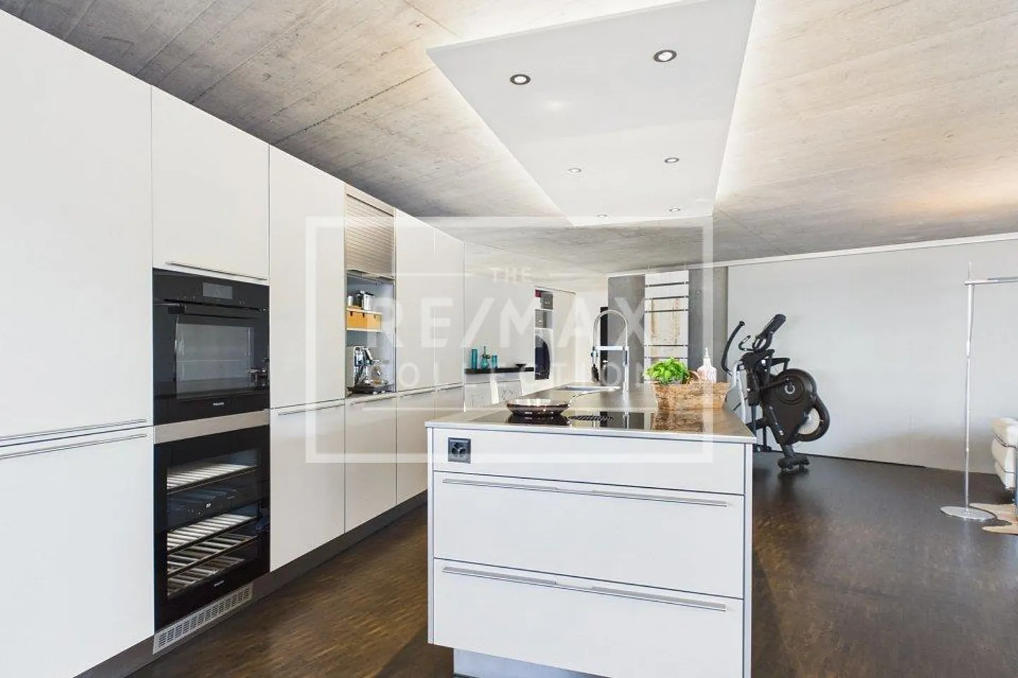 Exclusive 4.5 room apartment with sunny terrace - Photo 3 of 13